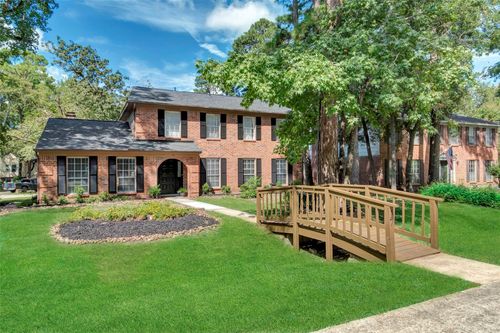 17 E Wandering Oak Dr, The Woodlands, TX, 77381-3427 | Card Image