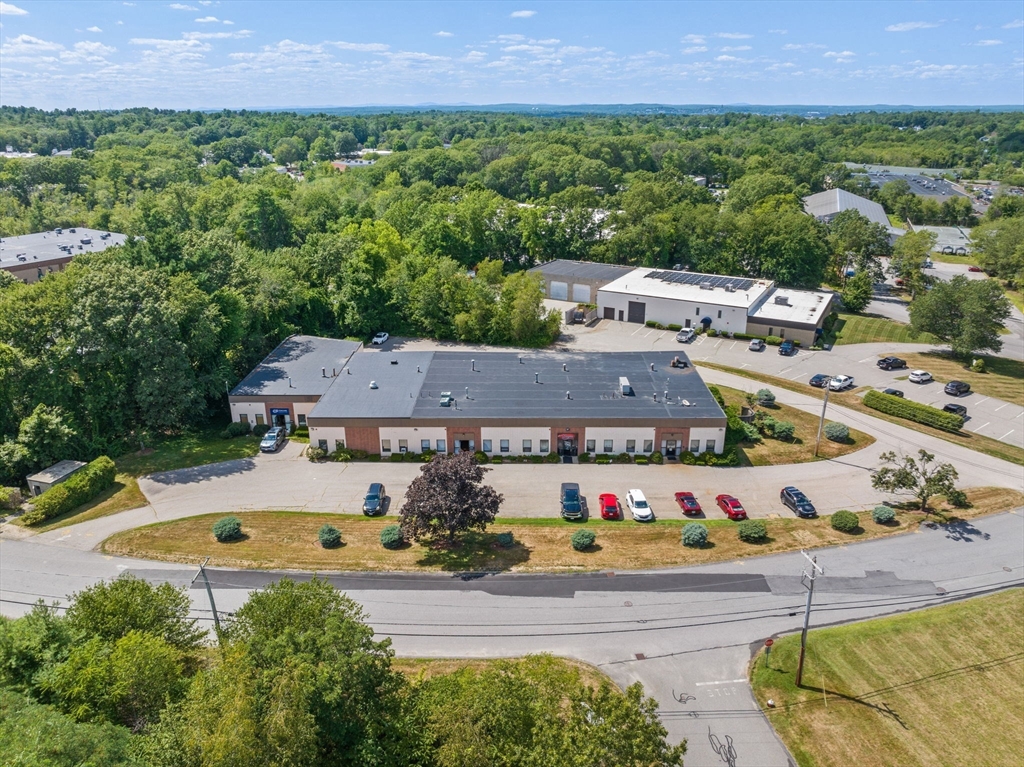 31 Flagship Dr, North Andover, MA 01845