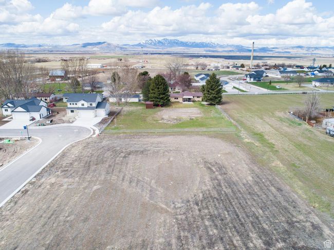 Drone / aerial view with a mountain view | Image 4