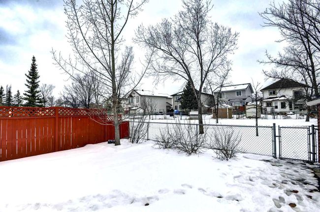 116 Bridlewood Circle Sw, Home with 3 bedrooms, 3 bathrooms and 4 parking in Calgary AB | Image 46
