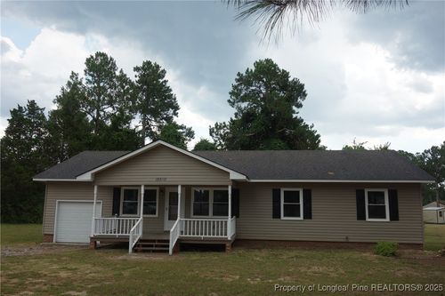 12500 Barnes Bridge Rd, Laurinburg, NC, 28352-7942 | Card Image