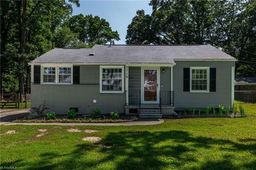 2719 Stratford Dr, Greensboro, NC, 27408-3325 | Card Image
