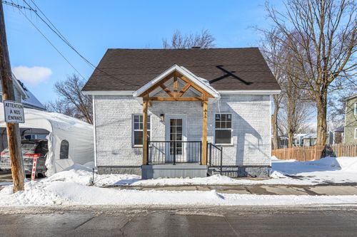 585 Rue St-Joseph, Farnham, QC, J2N1P7 | Card Image
