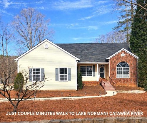 132 Grayrock Dr, Statesville, NC, 28677-2420 | Card Image