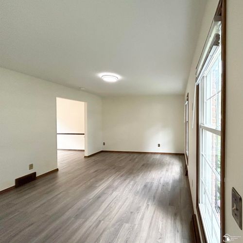 1727 Stoneybrook Ln, Temperance, MI, 48182-9491 | Card Image