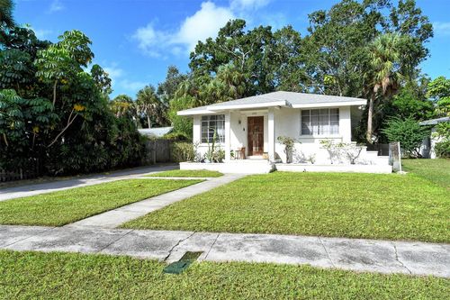 1931 Edgewater Dr, SARASOTA, FL, 34234-8448 | Card Image