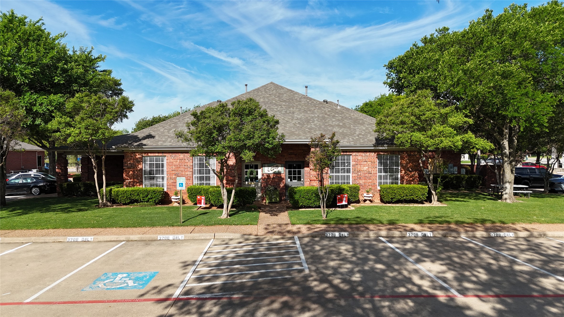 Commercial Lease in Flower Mound