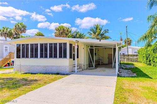 8 Henderson Dr, NAPLES, FL, 34114-8205 | Card Image
