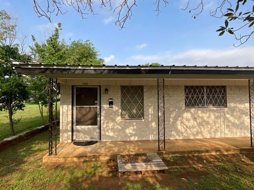 1609 Berry St, Llano, TX, 78643-2924 | Card Image