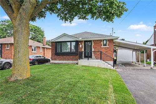 15 Greenwood St, Hamilton, ON, L8T3N2 | Card Image