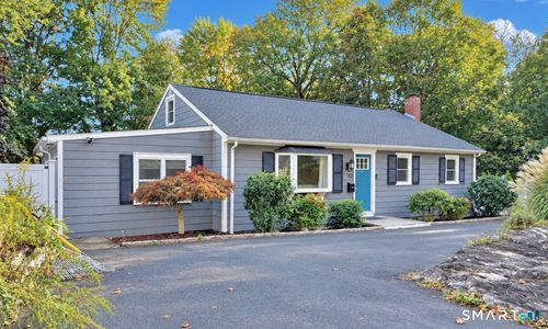 15 Whitwell St, Milford, CT, 06461-2334 | Card Image