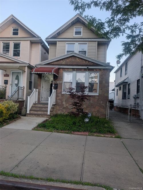 2-122-08 Hillside Ave, New York, NY, 10040-1900 | Card Image