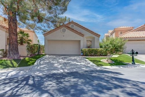 8953 Diamond Falls Dr, Las Vegas, NV, 89117-5701 | Card Image