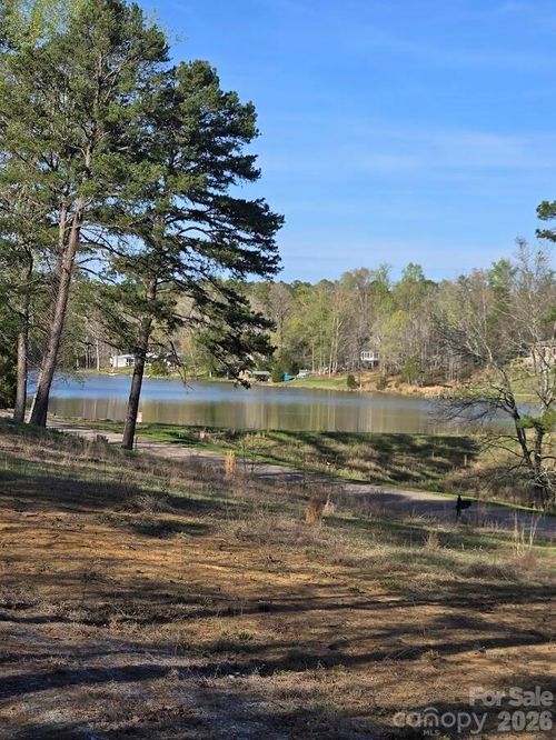 1901 Thompson Dr, Concord, NC, 28025-8782 | Card Image
