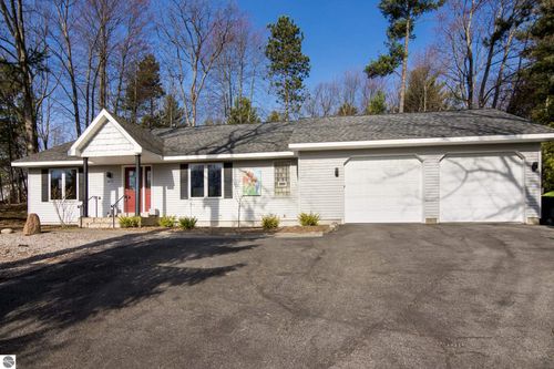 4473 Paper Birch Ln, Traverse City, MI, 49686-3823 | Card Image