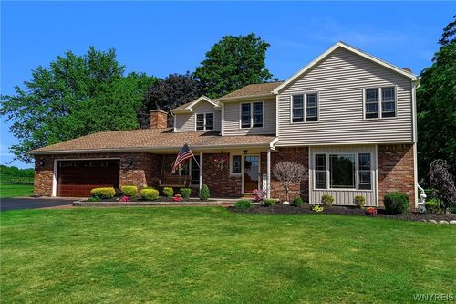 11269 Sunrise Ln, East Aurora, NY, 14052-9630 | Card Image