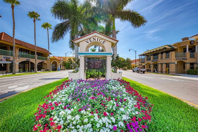 Entrance to Historic Venice Island | Image 92
