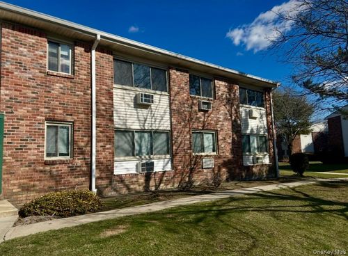 8b-2399 Union Boulevard, Islip, NY, 11751 | Card Image