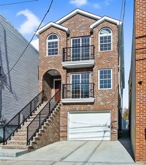 2-81 W 20th St, Bayonne, NJ, 07002-2611 | Card Image