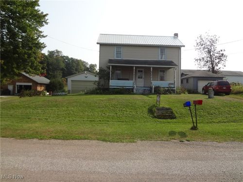 10686 Common St, East Rochester, OH, 44625-8702 | Card Image