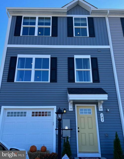 141 Grand St, MIDDLETOWN, VA, 22645-1761 | Card Image