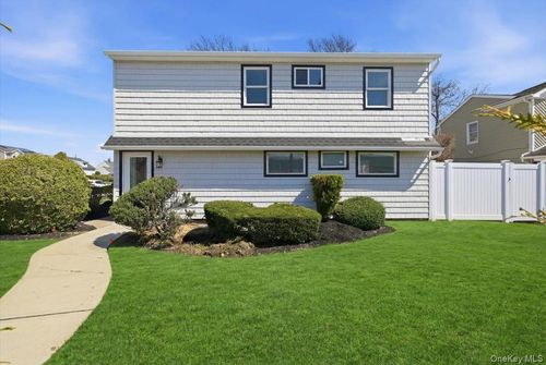 61 Gardiners Ave, Levittown, NY, 11756-3704 | Card Image