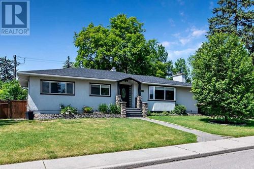 41 Mackay Dr Sw, Calgary, AB, T2V2A4 | Card Image