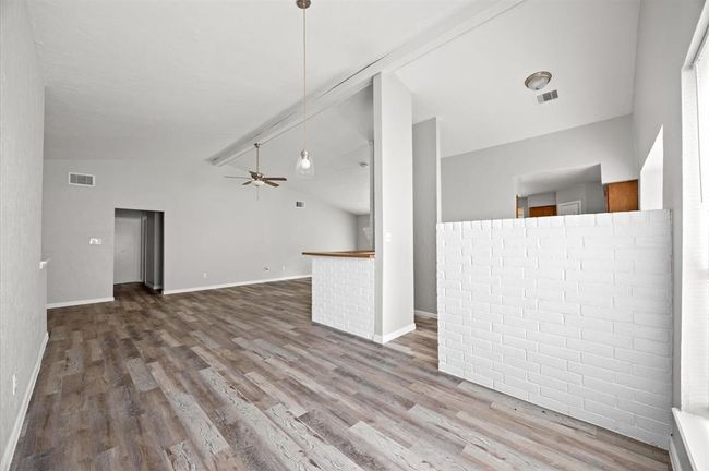 8803 Enchanted Forest Dr, House other with 3 bedrooms, 2 bathrooms and 2 parking in Houston TX | Image 9