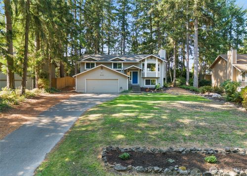8065 Autumn Hills Pl Ne, Bremerton, WA, 98311-4147 | Card Image