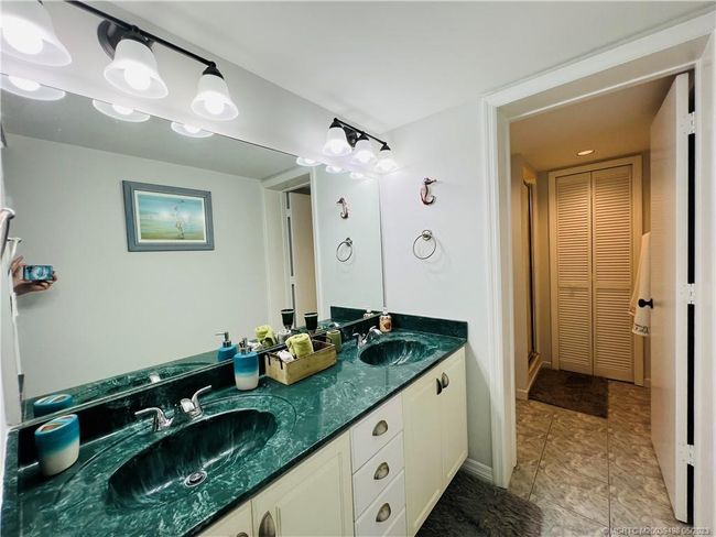 APT-401 - 10044 Ocean Dr, Condo with 3 bedrooms, 2 bathrooms and null parking in Jensen Beach FL | Image 60