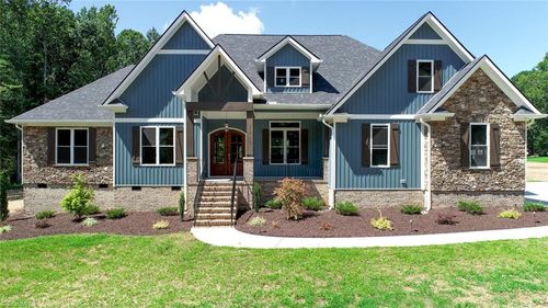6910 Harvest Glen Dr, Greensboro, NC, 27406-8047 | Card Image