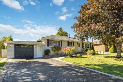 14 Ferguson Ave, Whitby, ON, L1M1A6 | Card Image