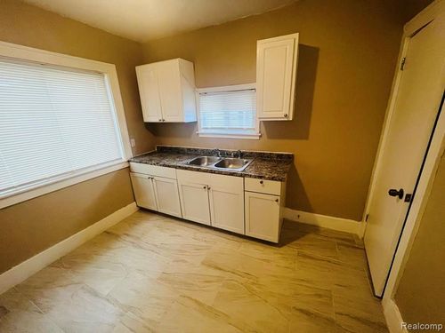 19347 Moenart St, Detroit, MI, 48234-2355 | Card Image