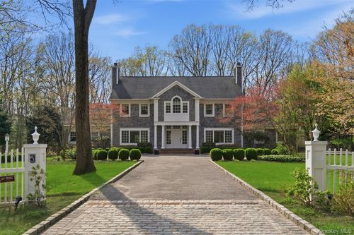 5 Oakwood Dr, Lloyd Harbor, NY, 11743-9748 | Card Image