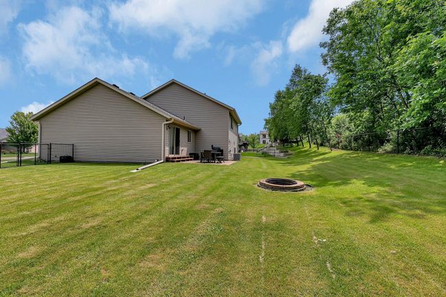 Large side yard with Fire ring | Image 25