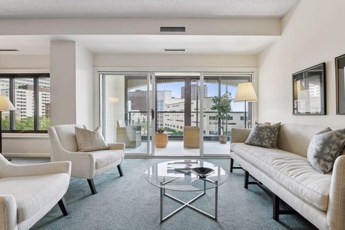 apt-407-1201 Yale Pl, Minneapolis, MN, 55403-1956 | Card Image