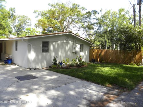 11447 Summer Lane Rd, Biloxi, MS, 39532-8323 | Card Image