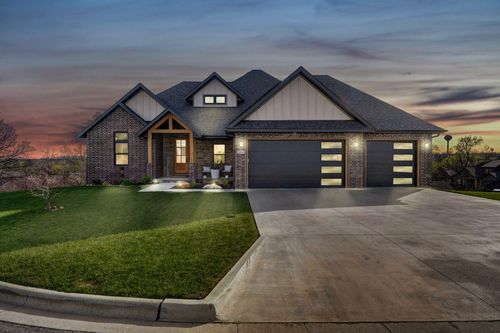 204 N Blarney Ct, Nixa, MO, 65714-4204 | Card Image