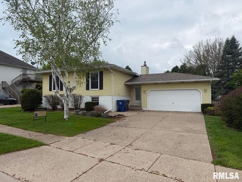 3840 Wakonda Dr, Bettendorf, IA, 52722-1844 | Card Image