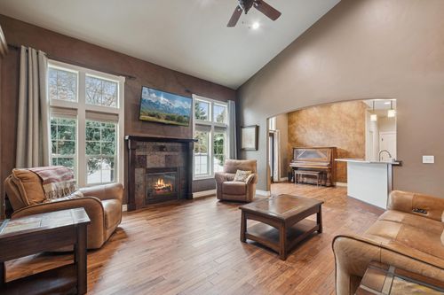 71 Glacier Cir, Kalispell, MT, 59901-2120 | Card Image