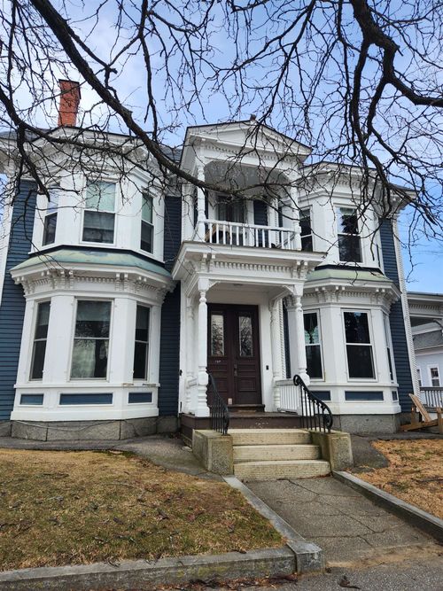 apt-5-127 Pleasant St, Laconia, NH, 03246-3336 | Card Image