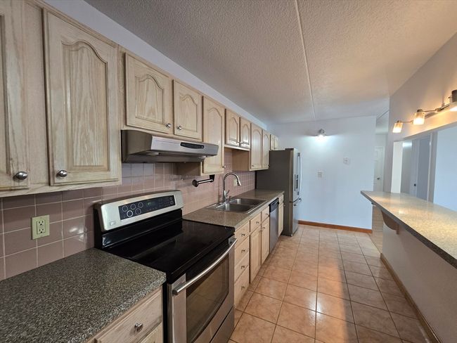 APT-3 - 17 Skyline Dr, Condo with 2 bedrooms, 2 bathrooms and 2 parking in Braintree MA | Image 10