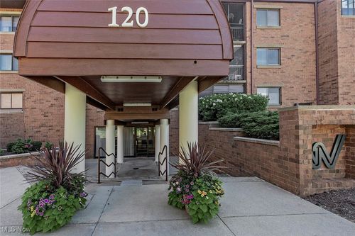apt-304b-120 Fox Hollow Dr, Mayfield Heights, OH, 44124-4168 | Card Image