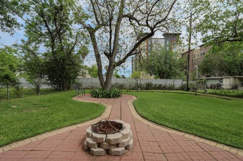 4609 University Oaks Blvd, Houston, TX, 77004-6705 | Card Image