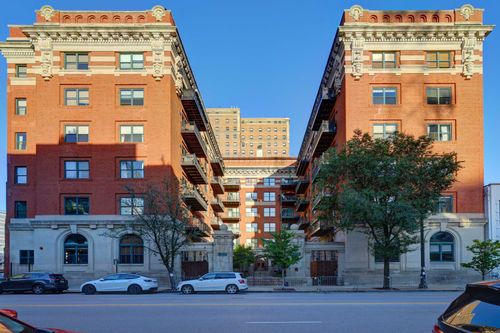 212-1439 S Michigan Ave, Chicago, IL, 60605-2885 | Card Image