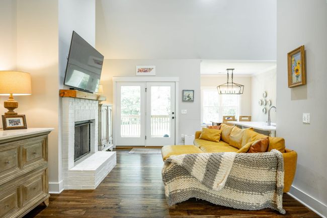 2024 Oak St, House other with 3 bedrooms, 2 bathrooms and null parking in Signal Mountain TN | Image 9