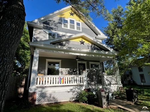 911 Alabama St, Lawrence, KS, 66044-2817 | Card Image