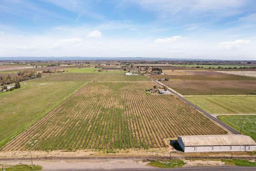 6233 E Woodbridge Rd, Acampo, CA, 95220-9764 | Card Image