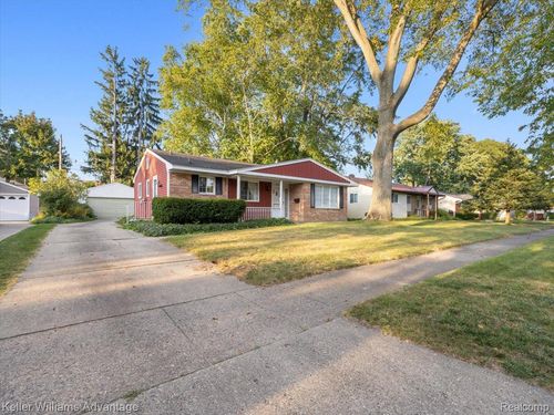 2020 Holly Way, Lansing, MI, 48910-6505 | Card Image