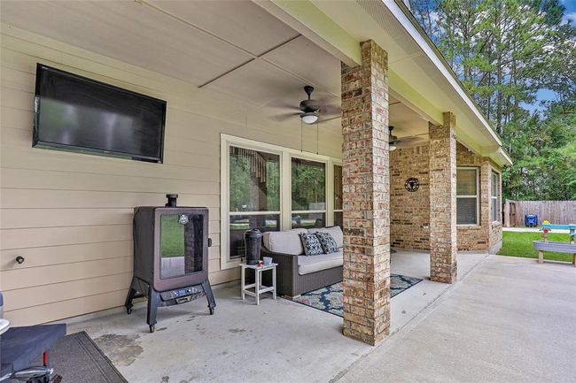 Extended back patio with surround sound | Image 40